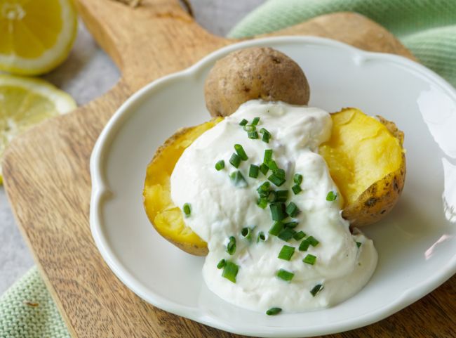 Sour Cream Dip für Kartoffeln