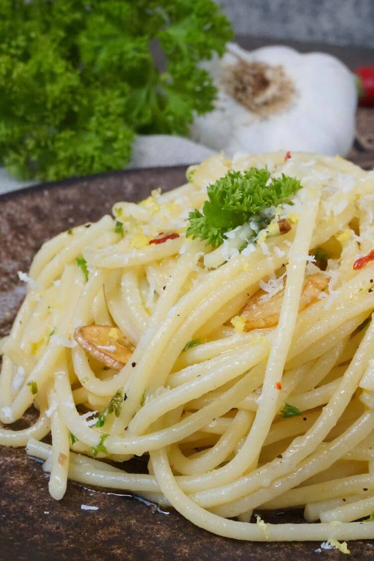 Spaghetti agilo e olio Spaghetti agilo e olio
