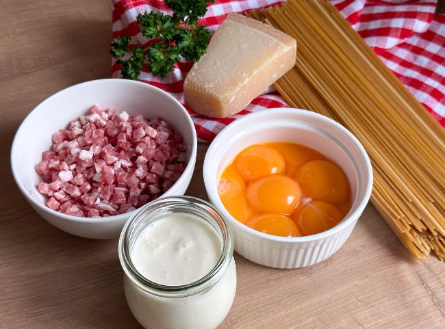 Spaghetti Carbonara mit Sahne Zutaten Spaghetti Carbonara mit Sahne Zutaten
