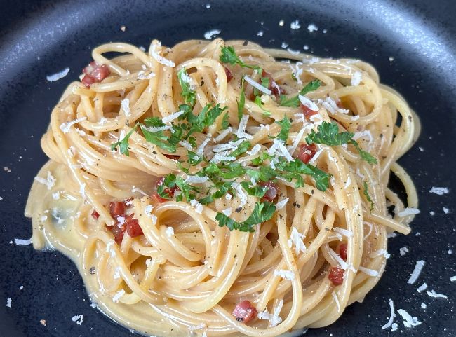 Spaghetti Carbonara mit Sahne