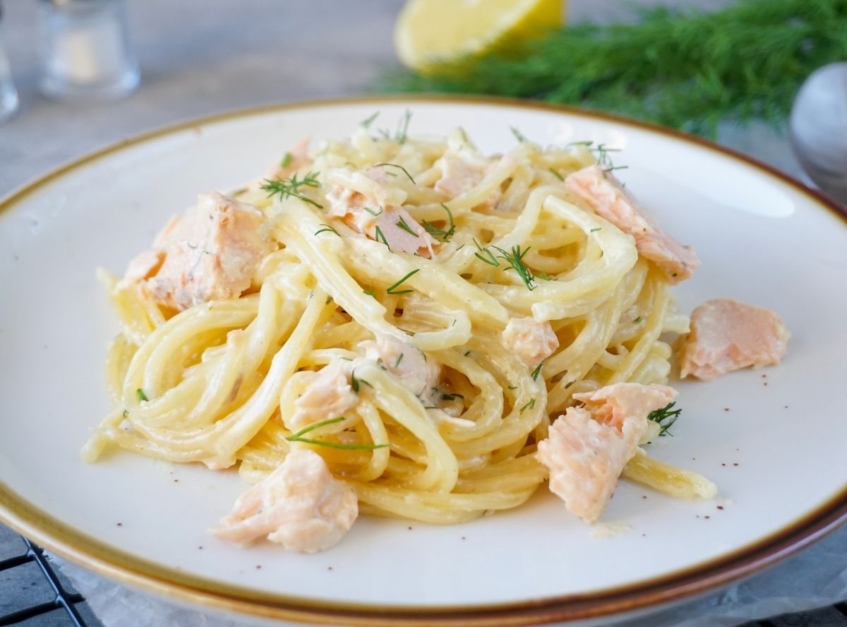Spaghetti mit Lachs aus dem Ofen