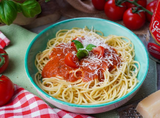 Klassische Spaghetti Napoli
