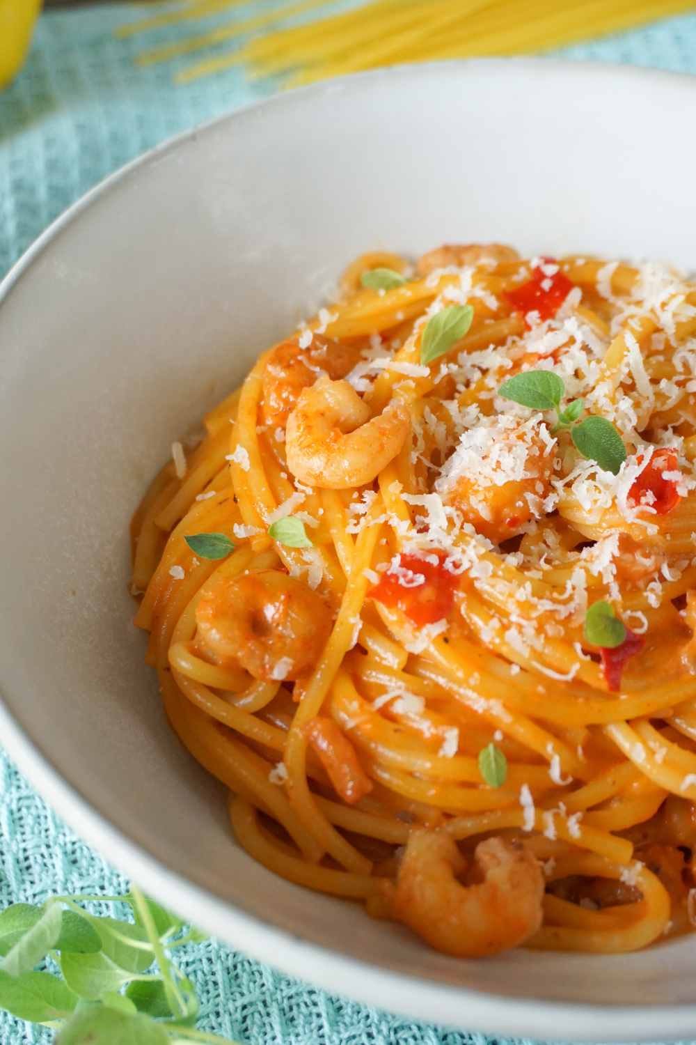 Spaghetti mit Garnelen und Tomatensauce Spaghetti mit Garnelen und Tomatensauce