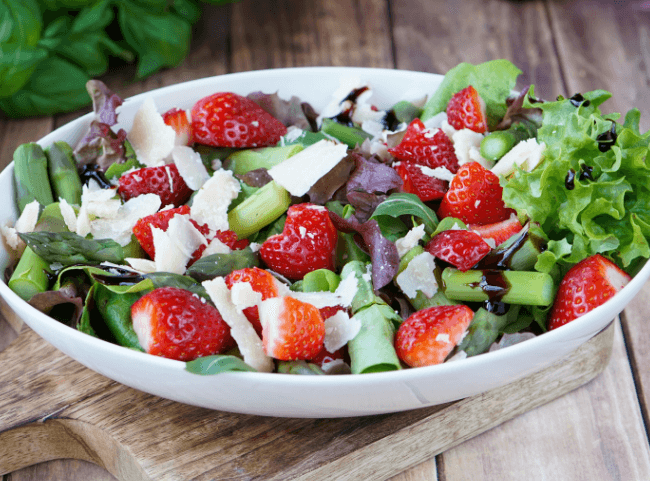 Spargel Erdbeer Salat