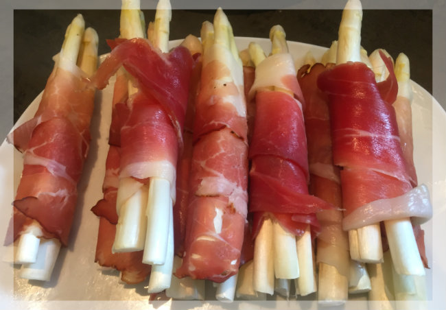 Spargel-Schinken-Röllchen grillen Spargel-Schinken-Röllchen grillen