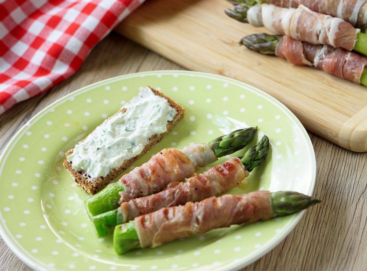 Spargel-Schinken-Röllchen vom Grill