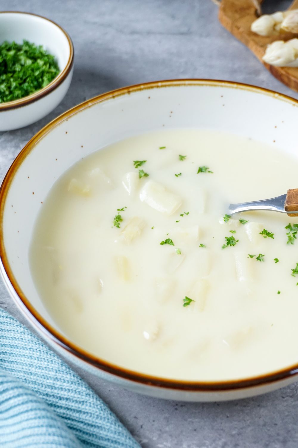 Spargelcremesuppe – blitzschnell & einfach gekocht Spargelcremesuppe – blitzschnell & einfach gekocht