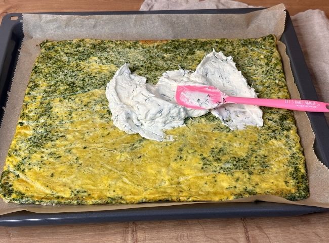 Spinat-Lachs-Rolle mit Frischkäse