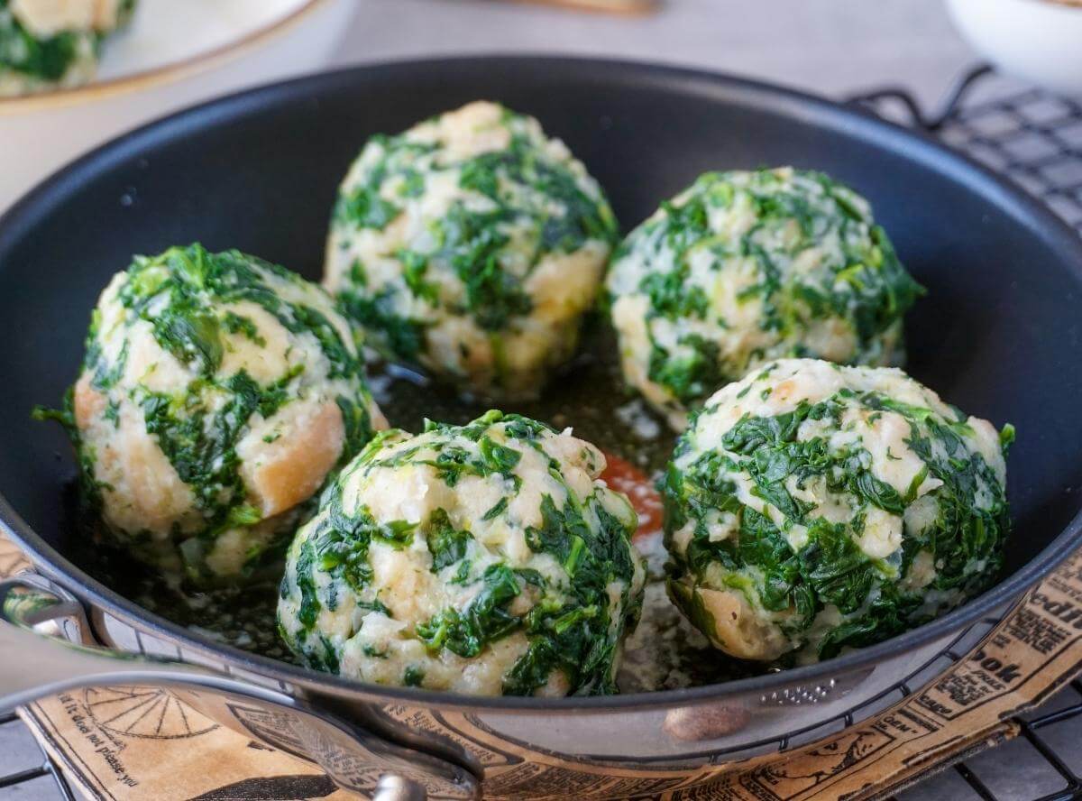 Spinatknödel – deftig, einfach & richtig gut