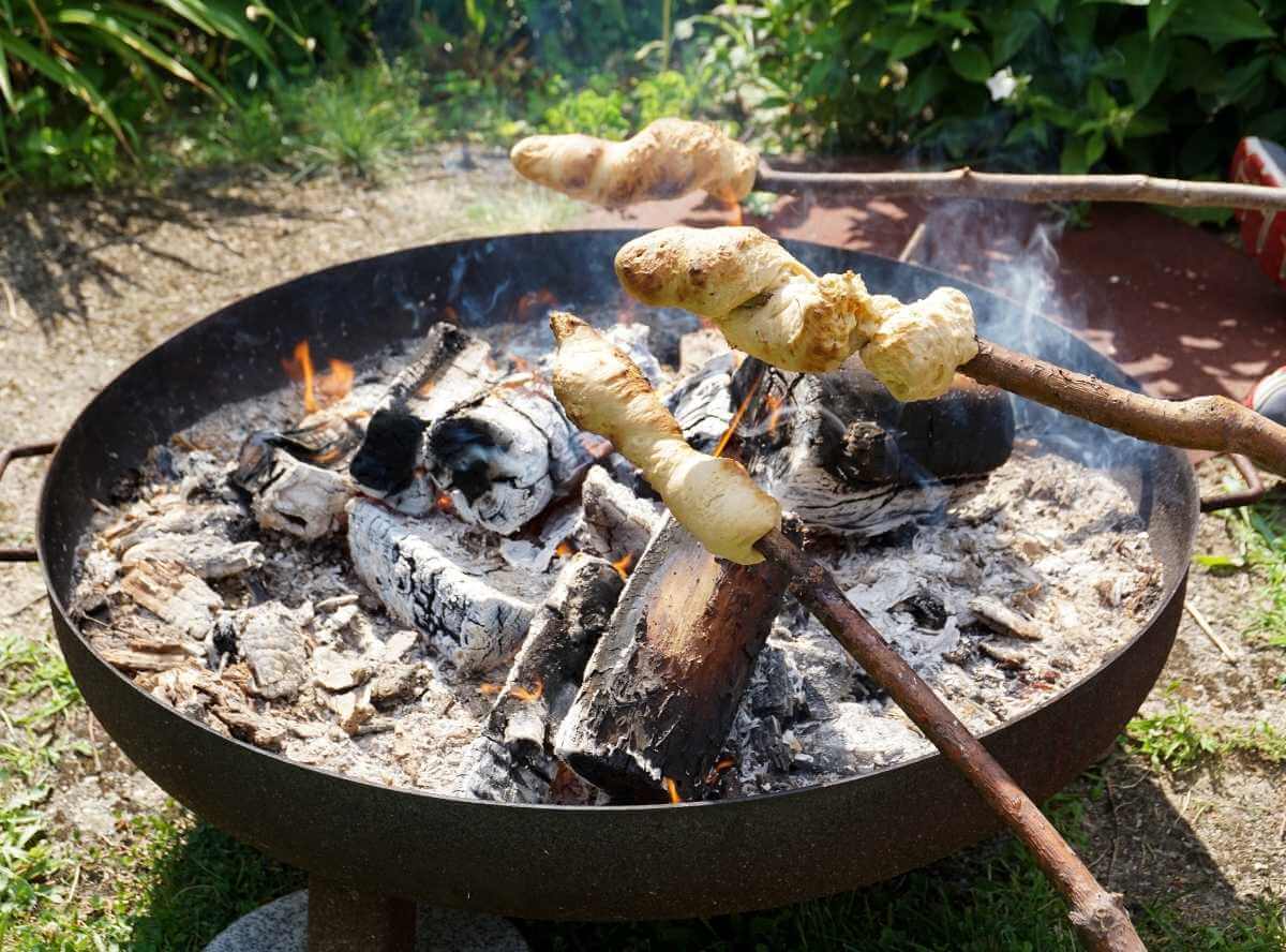 Stockbrot und Knüppelkuchen Rezept