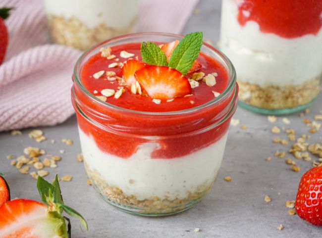 Strawberry-Cheesecake Dessert im Glas
