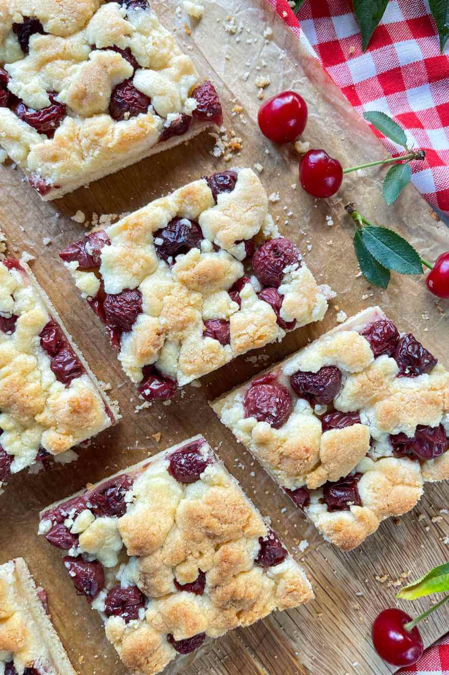 Omas Kirschkuchen mit Streusel