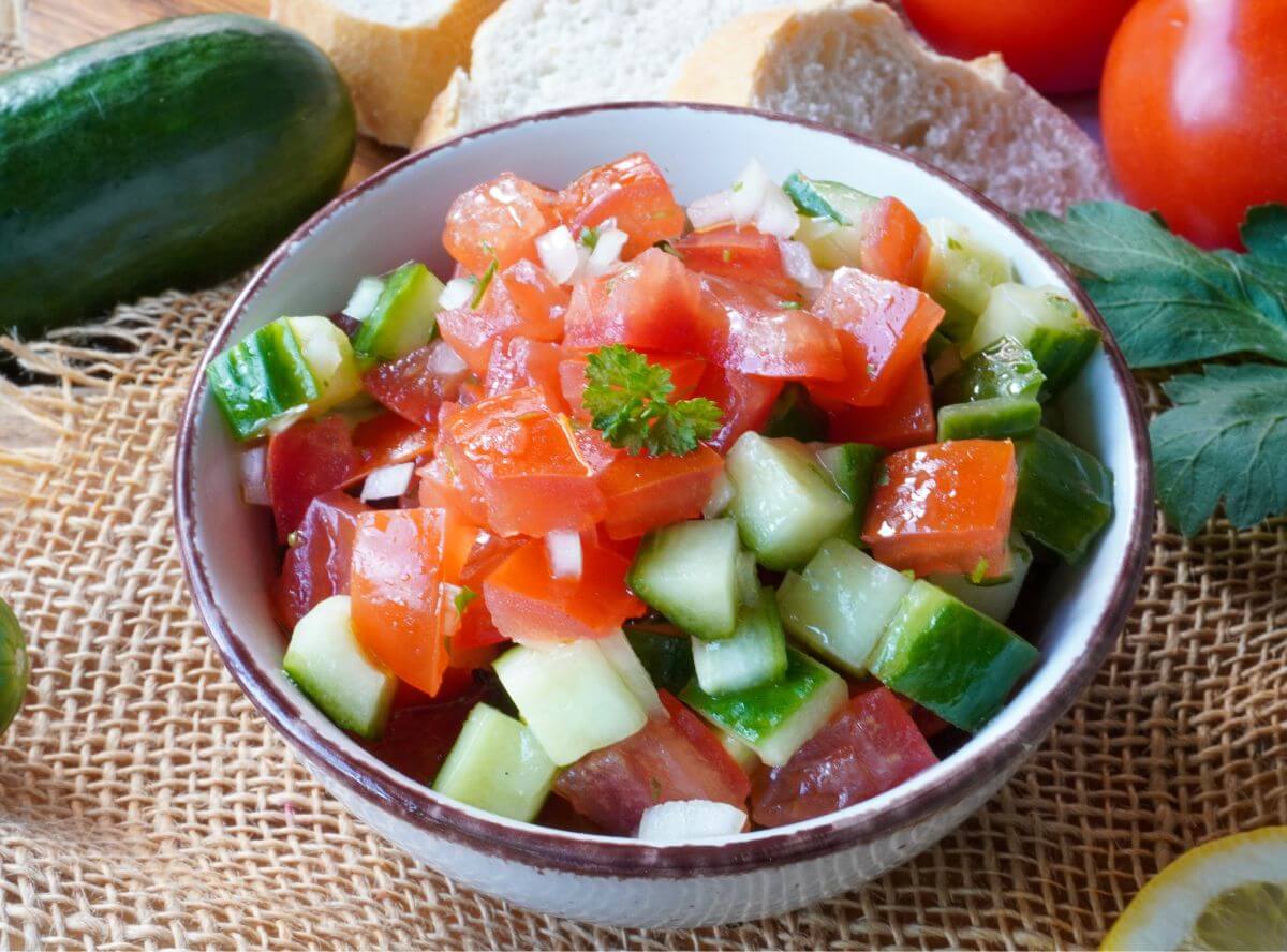 Tomaten-Gurken-Salat