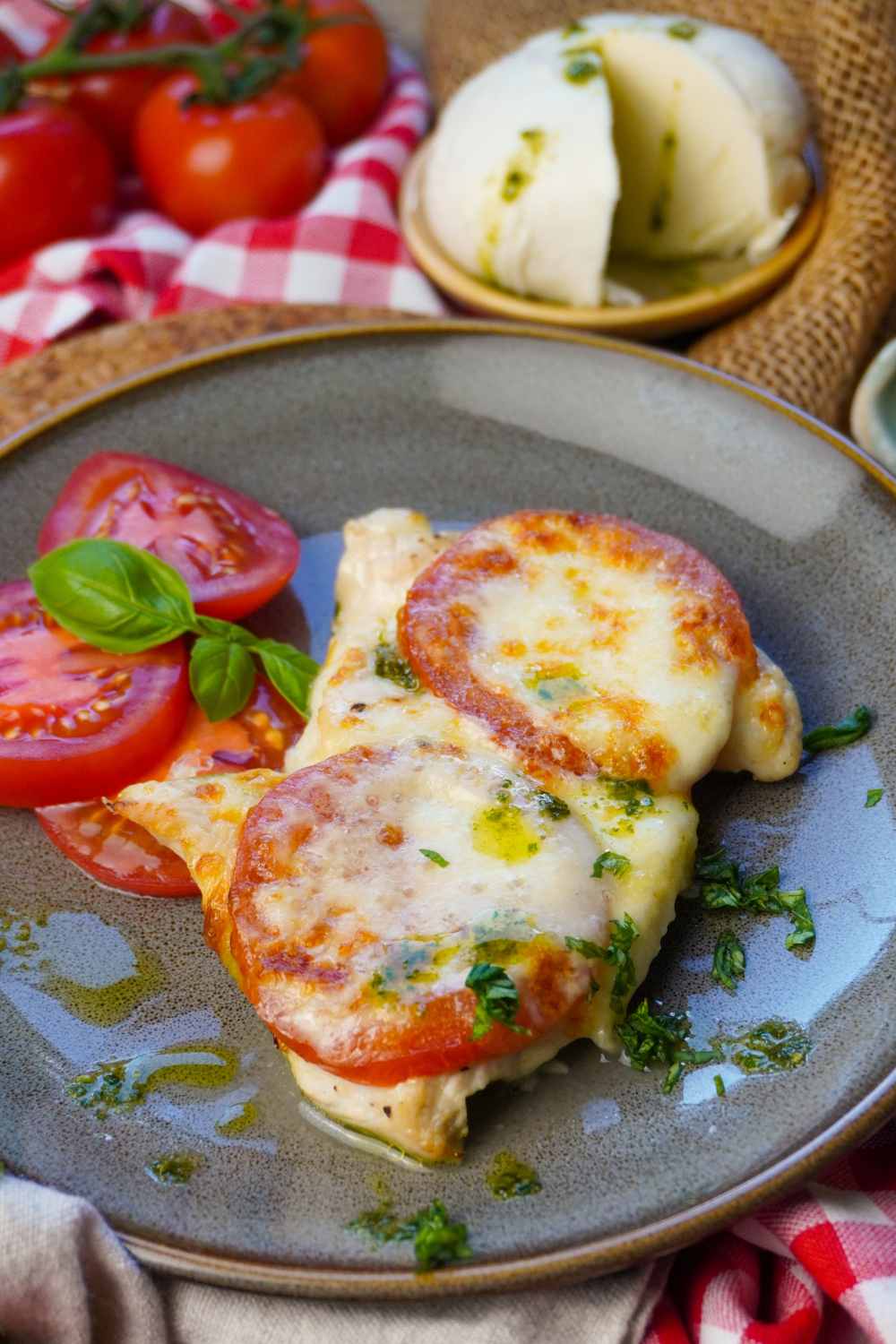 Hähnchenschnitzel Tomate-Mozzarella aus der Heißluftfritteuse