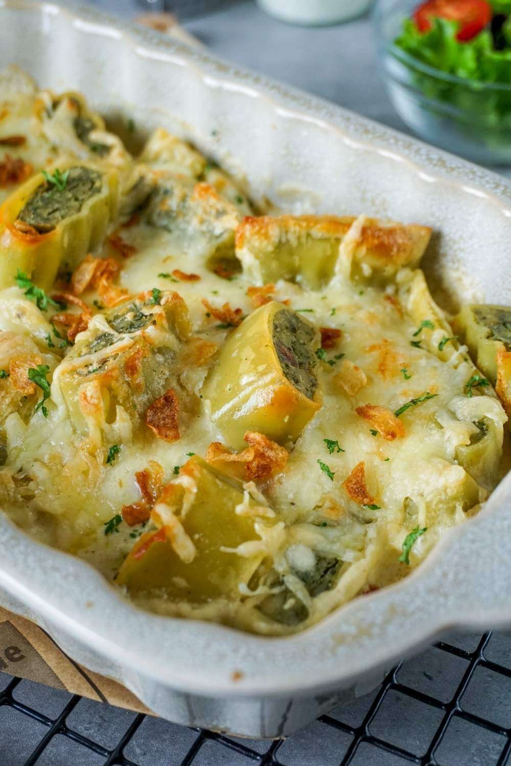 überbackene Maultaschen mit Röstzwiebeln und Käse überbackene Maultaschen mit Röstzwiebeln und Käse