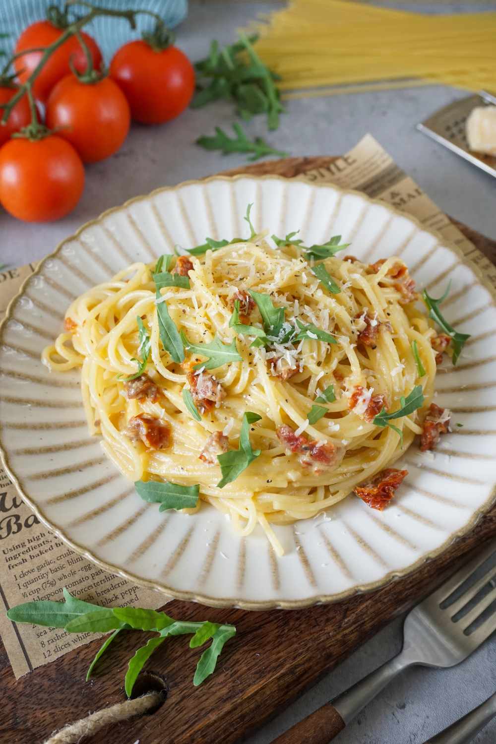 Vegetarische Carbonara mit getrockneten Tomaten