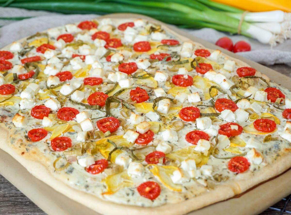 Vegetarischer Flammkuchen