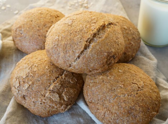 Vollkornbrötchen mit Buttermilch