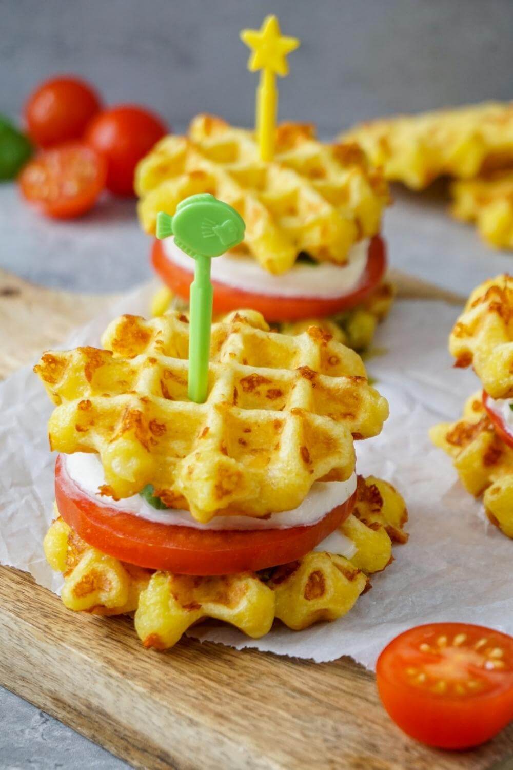Mini-Waffelburger Tomate Mozzarella