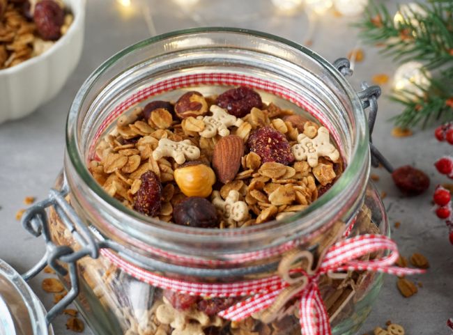 Weihnachtsgranola im Glas verschenken