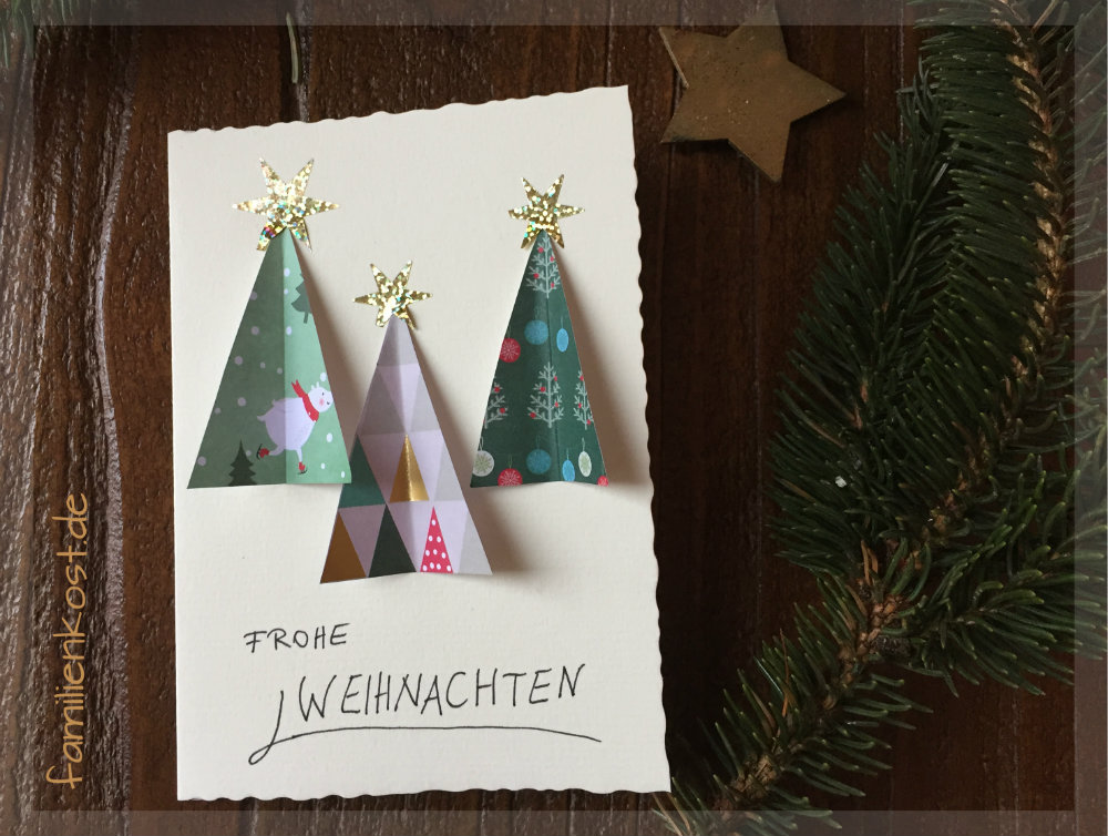 Weihnachtskarte mit Motivpapier als Weihnachtsbaum basteln