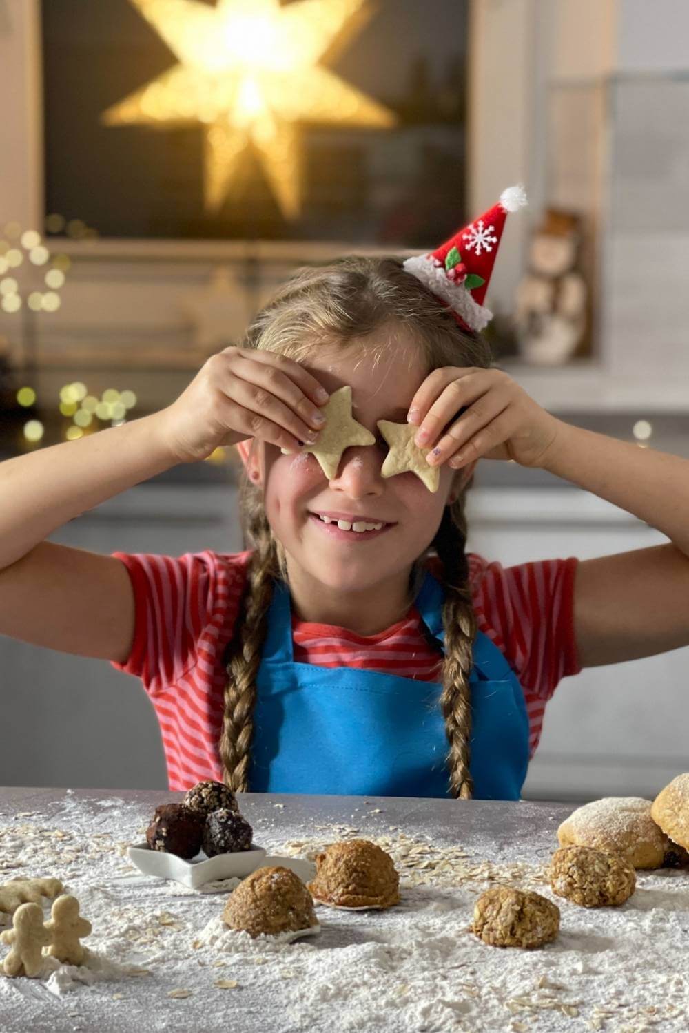 Weihnachtsplätzchen backen Kinder