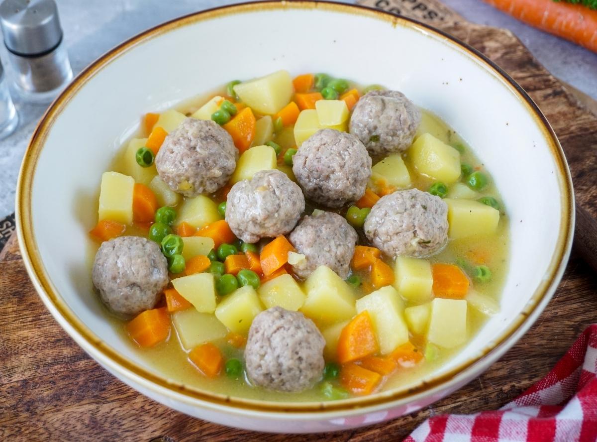 Wikingertopf mit Hackbällchen und Kartoffeln