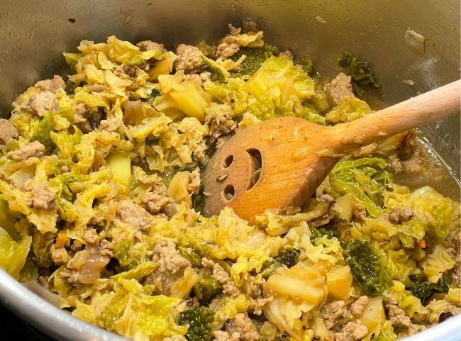 Wirsingeintopf mit Hackfleisch Wirsingeintopf mit Hackfleisch