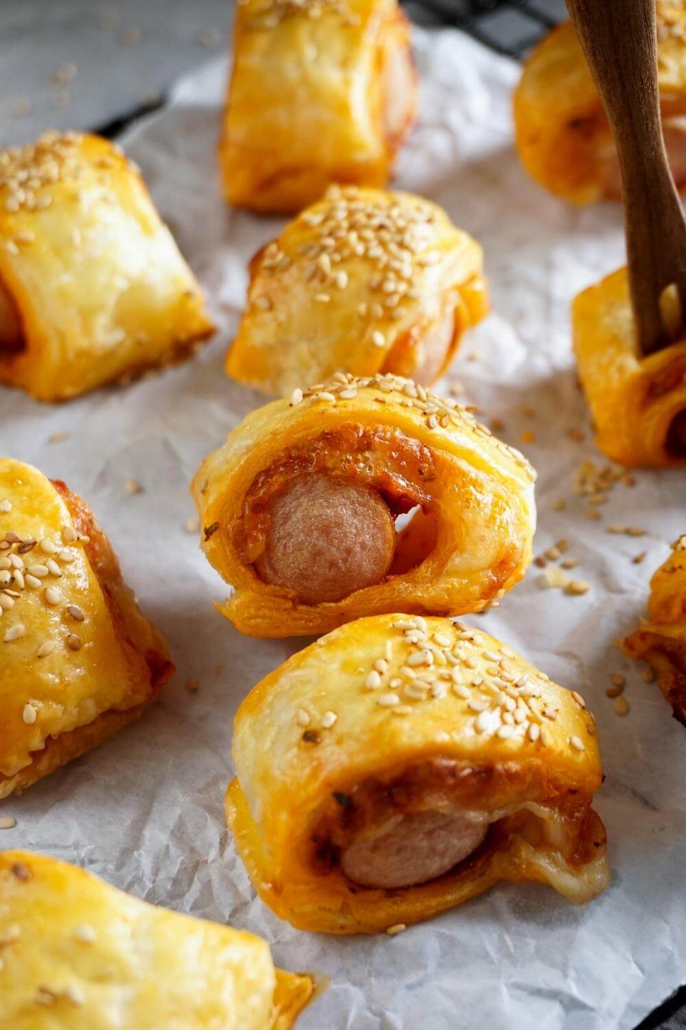 Würstchen im Schlafrock Blätterteig Rezept Würstchen im Schlafrock Blätterteig Rezept