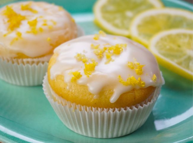 Zitronenmuffins mit Joghurt und Öl