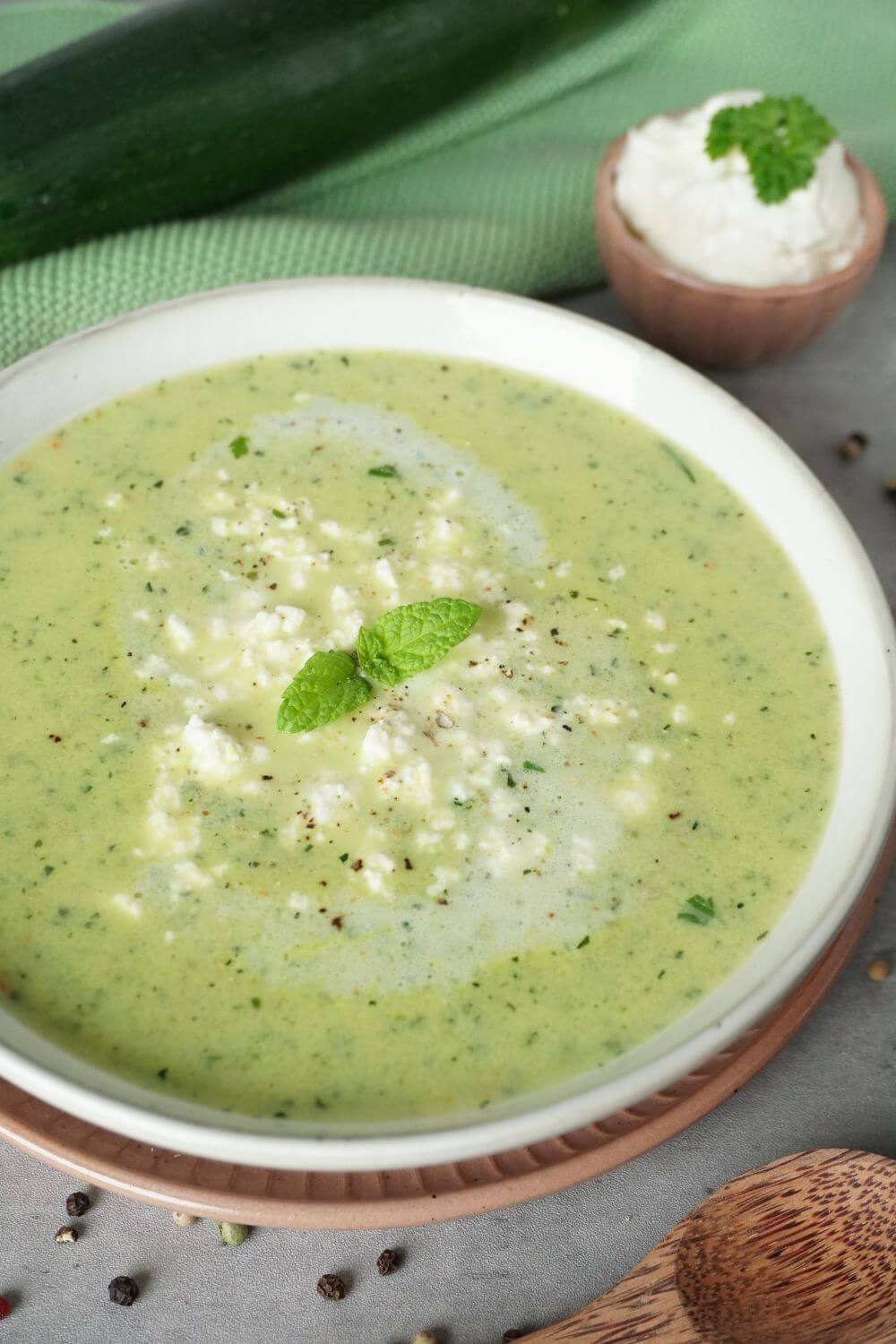 Zucchini-Feta-Suppe