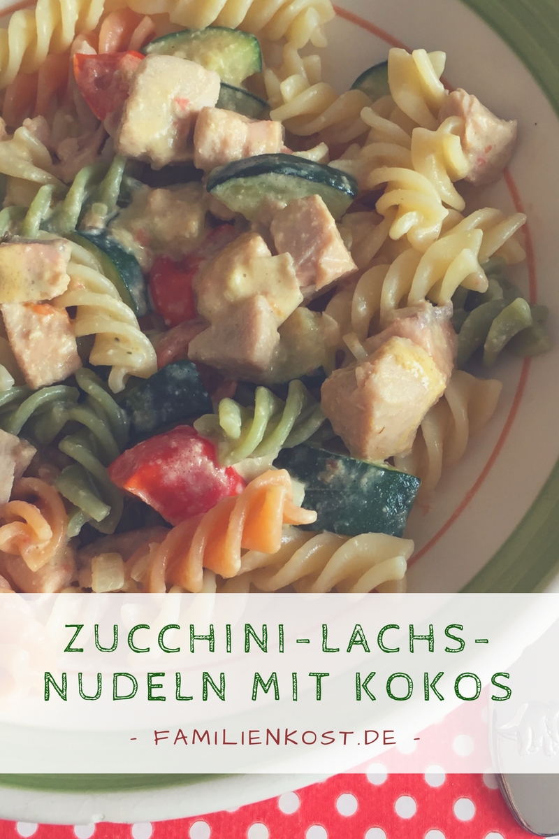 Nudeln mit Zucchini, Lachs und Kokosmilch Nudeln mit Zucchini, Lachs und Kokosmilch