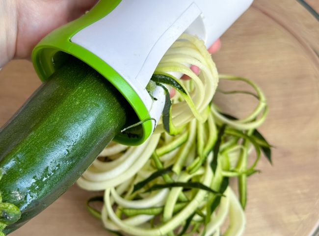 Zucchini-Spaghetti selber machen