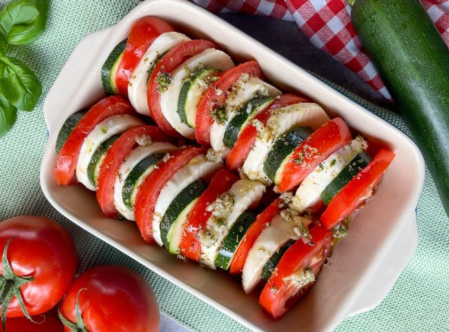 Zucchini Tomaten Auflauf mit Mozzarella