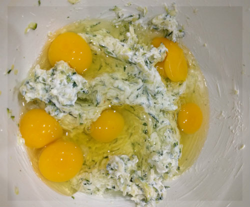 Zucchinibrot mit Quark und Ei Zucchinibrot mit Quark und Ei