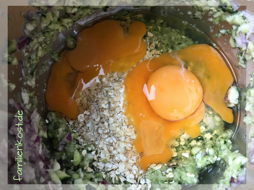 Zucchinipuffer aus dem Thermomix Zucchinipuffer aus dem Thermomix