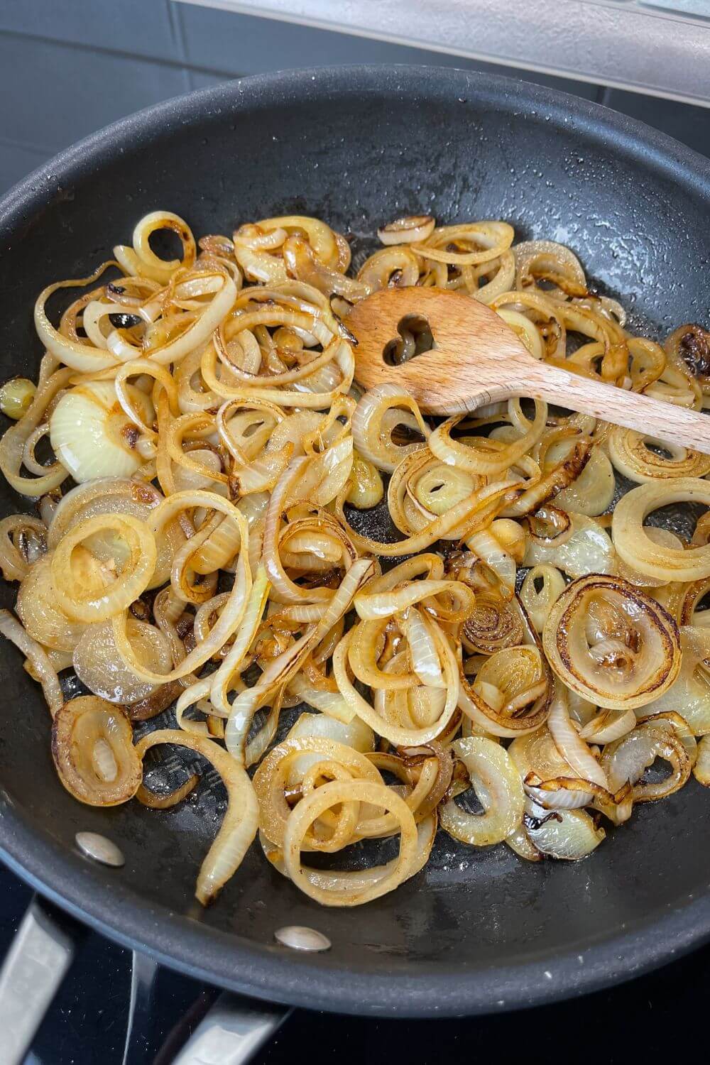 Zwiebel-Sahne-Hähnchen