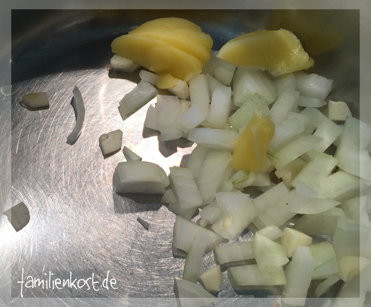 Zwiebel und Knoblauch anschwitzen “Zwiebel
