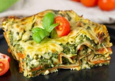 Spinatlasagne mit Feta und Tomaten